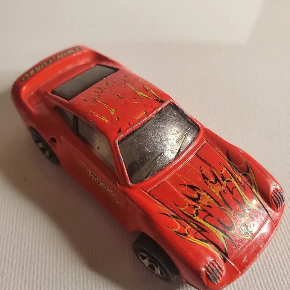 Vintage 1987- Porsche Twin Turbo Hot Wheel